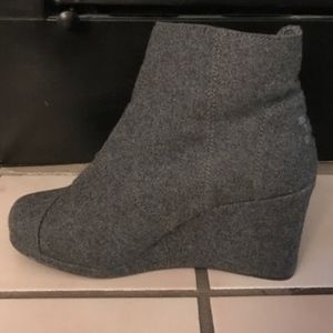 Toms Desert Wedges Size 8